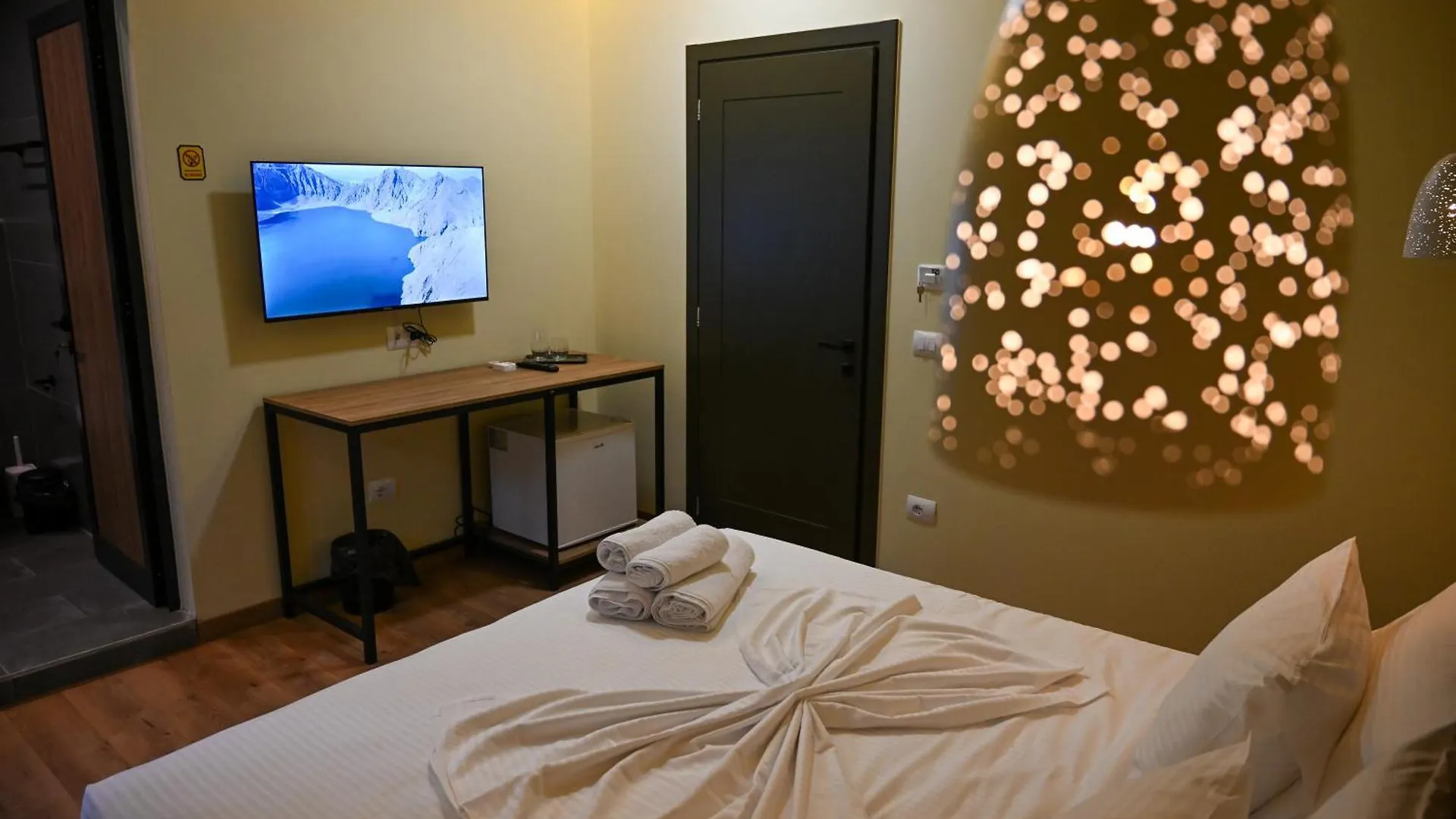 Kuta'S Rooms 2 Тирана 0*,  Албания