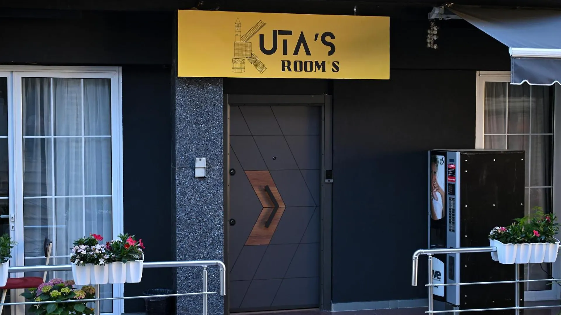 Kuta'S Rooms 2 Тирана Апартаменты